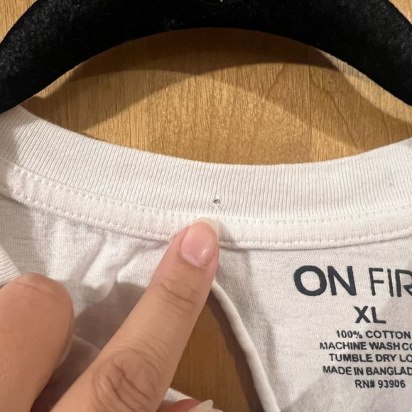 On Fire Women's White Tie Back Living My Best Life Cutout Crop Tee Shirt XL - Picture 5 of 6